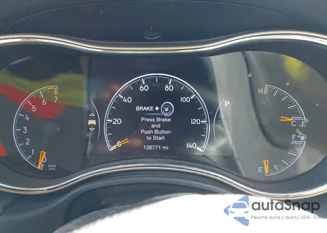 2017 Jeep Grand Cherokee Laredo 4X4 z USA, uszkodzony, nr VIN 1C4RJFAG6HC644972